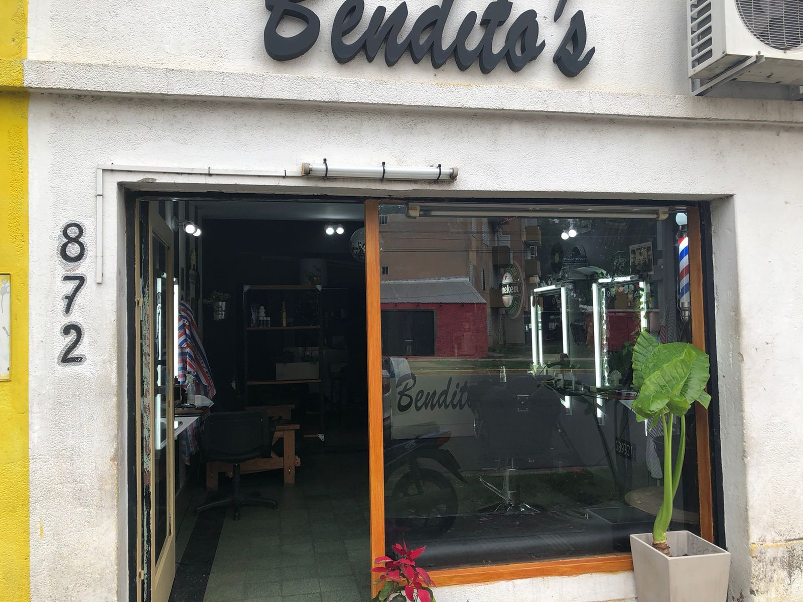 Local Comercial Sobre Importante avenida