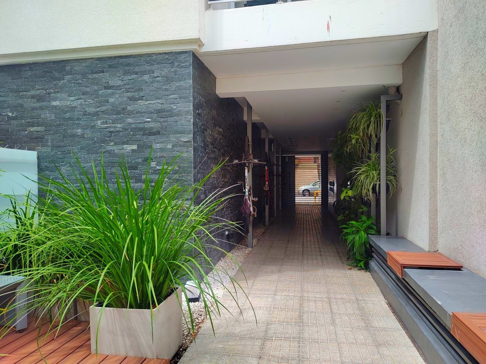 Departamento 1 dormitorio con terraza exclusiva en venta en Barrio Martin  . 1 de Mayo 1300!