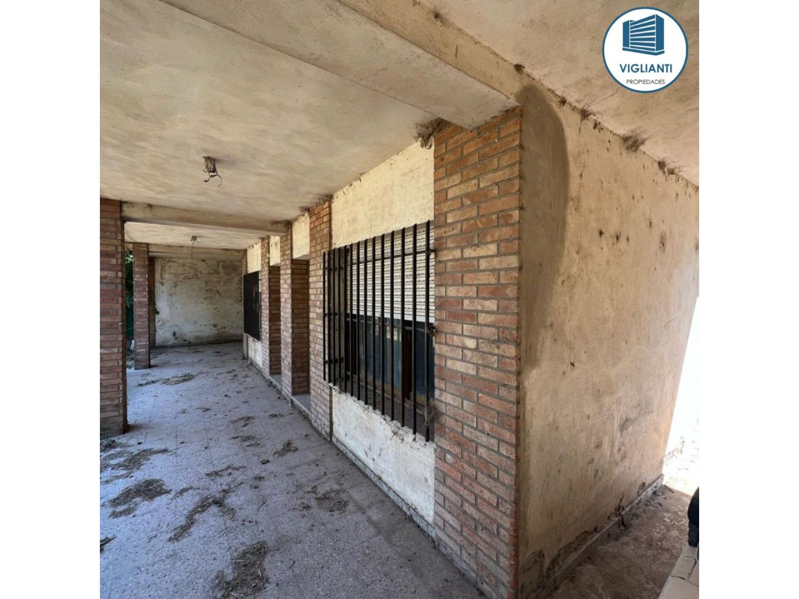 VENTA GALPÓN + 3 CASAS- ZONA MIXTA (Industrial y residencial)- SUP TOTAL 5226 m2