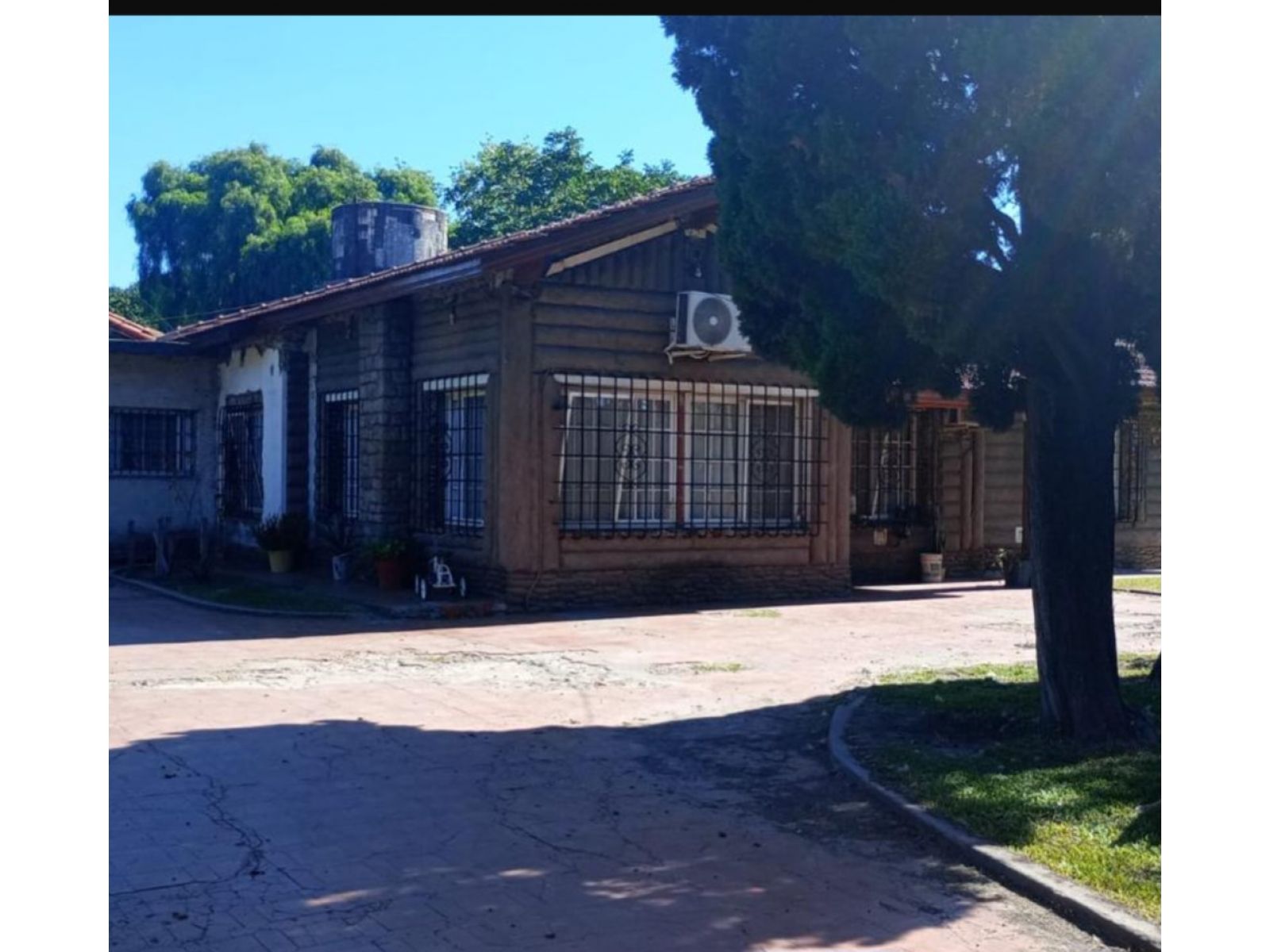 SE VENDE ESTA HERMOSA CASA QUINTA  FLORENCIO VARELA