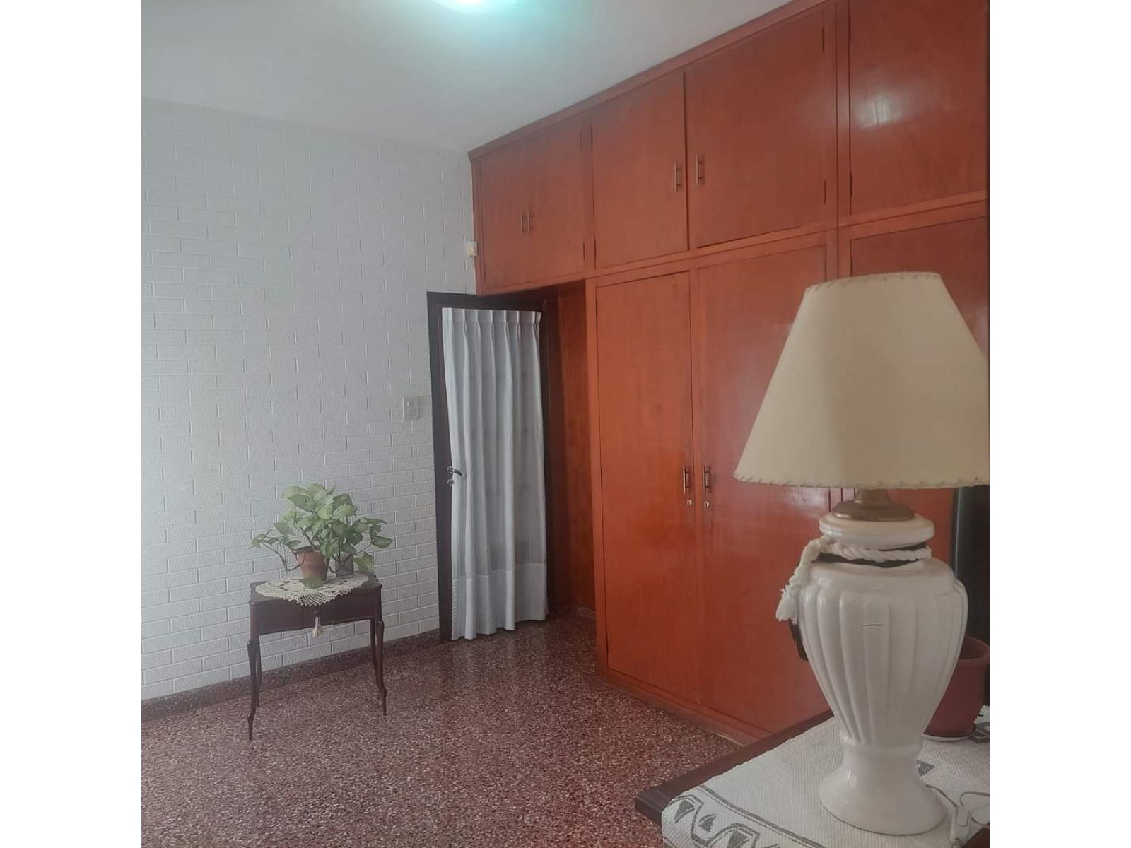 Casa de 2 Dormitorios en  Venta Alberdi Oeste