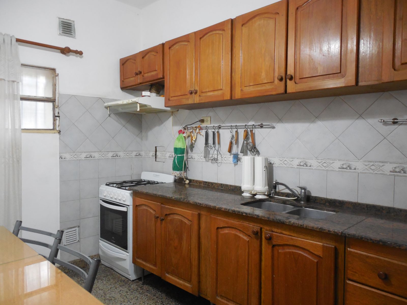 VENDO GRAN CASA EN BARRIO SAN VICENTE